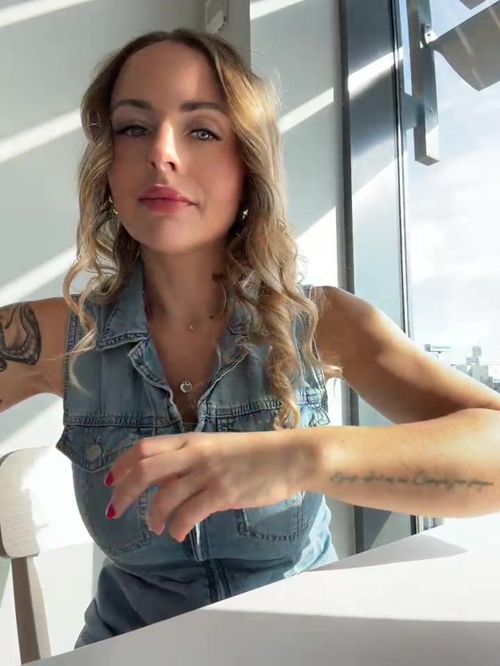 emasalis · StripChat recording · 28 Oct 2026